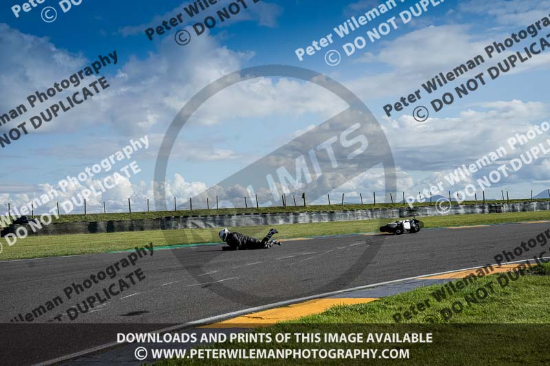 anglesey no limits trackday;anglesey photographs;anglesey trackday photographs;enduro digital images;event digital images;eventdigitalimages;no limits trackdays;peter wileman photography;racing digital images;trac mon;trackday digital images;trackday photos;ty croes